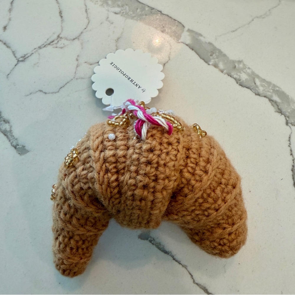 🥐 ANTHROPOLOGIE Croissant Crochet Ornament Snacks & Sips Christmas Food - Picture 3 of 5